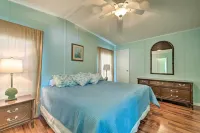 Angler's Getaway: Homosassa Home w/ Boat Dock! - parking