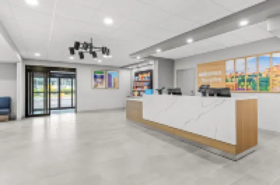 阿克倫費爾勞恩歡朋酒店