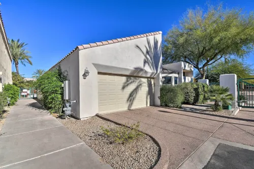 Tempe Condo w/ Private Patio ~ 6 Mi to Downtown! - Apartments
