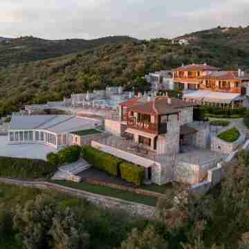 Karavia Lux Inn Hotel Exterior