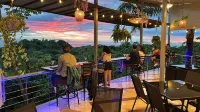 Mountain Top Park Hotel Hotels in Quepos