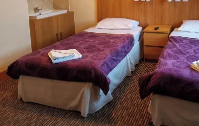 Bridge Guest House Hotel di 