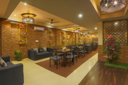Hotel Lemon Suites & Banquet Noida Sector 62