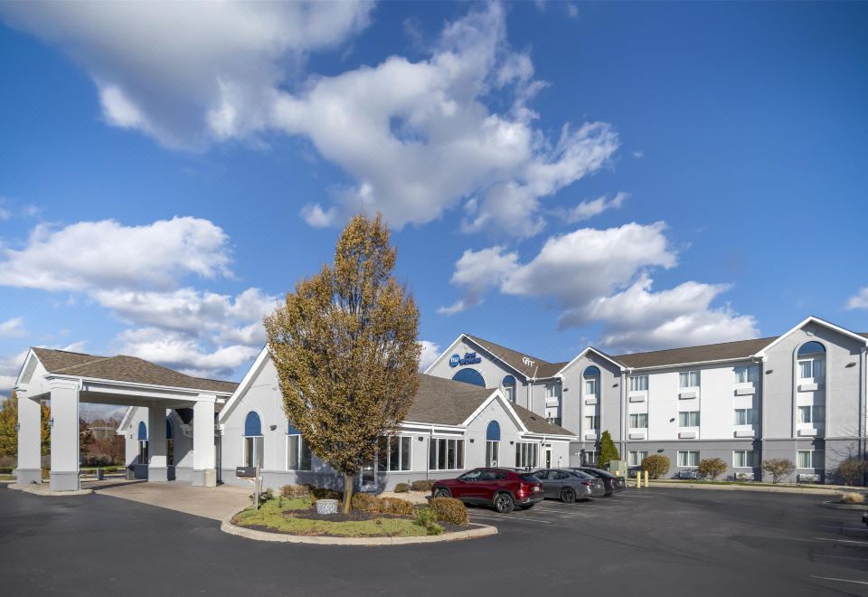 Best Western Port Columbus exterior