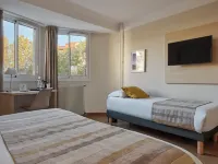 蒙蒂阿爾飯店 Centre de Sculpture Romane附近的飯店