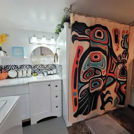 Nesting Ravens , Neat Cottage on Private Acreage,Stay You Will Remember