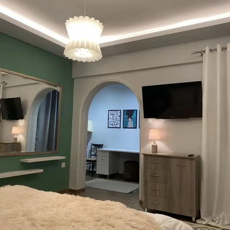 Oasis Garden Apartment