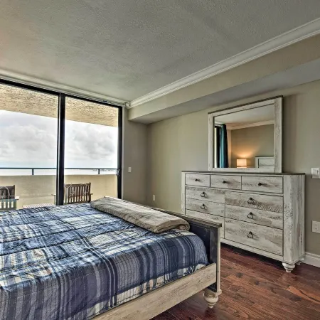 Private Beach Access: Hudson Resort Condo!