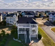 Spacious family home with private beachfront pool and clubhouse - 4-Star