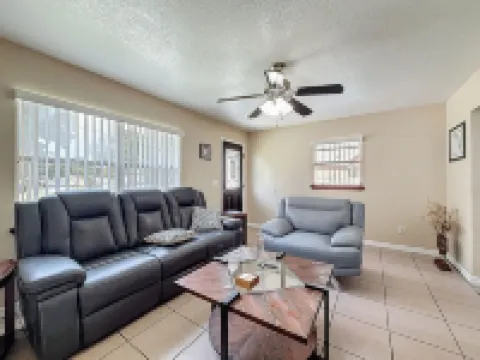 2737 Bel Aire Circle