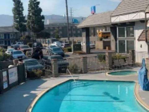 Studio 6 Corona, CA - West Hotels in Corona