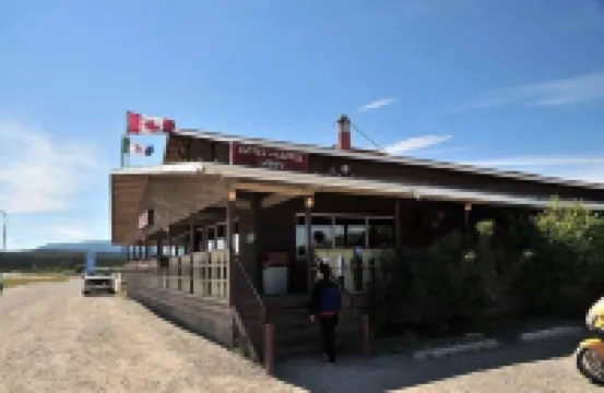 Airport Chalet Hotel a 