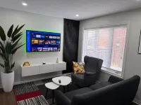 Cozy Two-Level Apartment with Separate Entrance in Brampton - جاكوزي