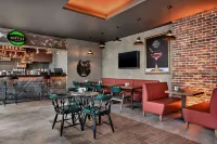 Ramada by Wyndham Nigde - bar