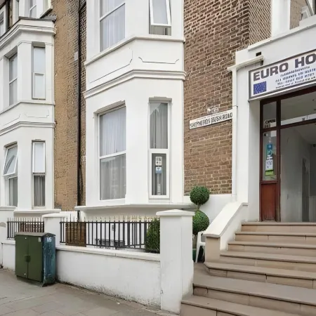 Euro Hotel Отели рядом с достопримечательностью «Станция метро Hammersmith»