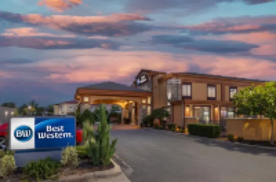 โรงแรมเบสท์เวสเทิร์น แอสเพน โรงแรมในฟอร์ตสมิธ