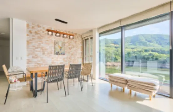 Jinan Lake Pension
