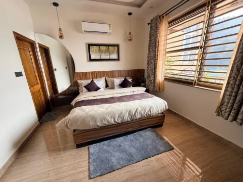 ชาร์นัม ออน เดอะ แกงเจส