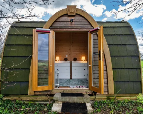 Glamping in Somerset Near Bath & Wells Отели рядом с достопримечательностью «Свадебный комплекс Priston Mill»