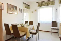 Spacious Apartment With Parking