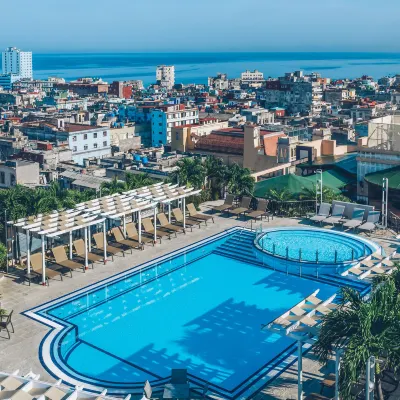Iberostar Selection Parque Central Hoteles cerca de La Habana Vieja