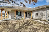 'Leaping Toad Ranch' ~ 9 Mi to Lake Granbury! - Pet friendly