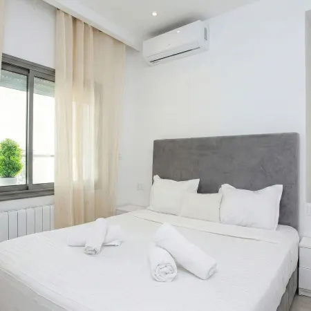 Cozy Stay With Balcony View in La Marsa
