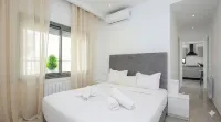Cozy Stay With Balcony View in La Marsa - Apartment