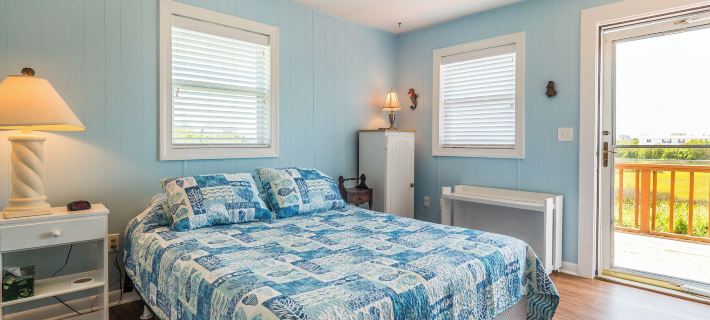 Sunset Bay Hotels in Onslow County