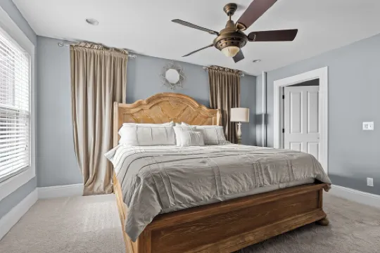 LeCoop Ultra Luxury 2 Bed Loft on Bourbon Trail.Close to All Distilleries