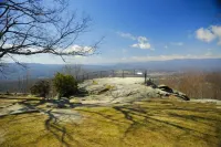 Accessible 1BR Cottage with Firepit Near Trails - balcony