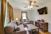 Lakes, Whiskey & More! Charming Home in Tullahoma - Wifi