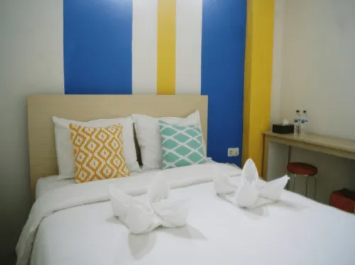 Leos Hotel
