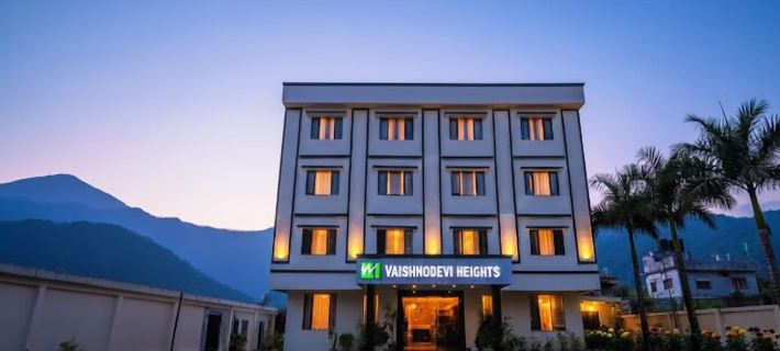 Hotel Vaishno Devi Heights Hotele w: Katra