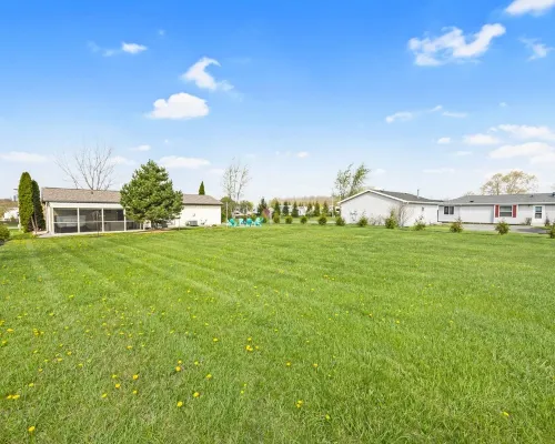 Updated home on 2/3 acre w/ HOT TUB and BOAT DOCK! Walk to 3 bars/eateries Hotels in Stokes Township