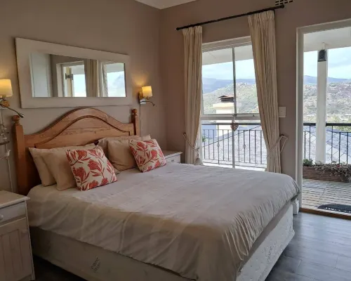 The Look Out 3 Bedroom Home in Fishoek Hotels in Fish hoek