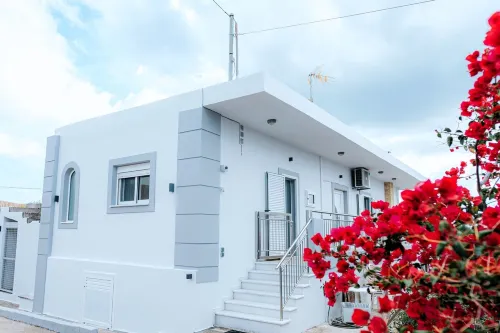 Aithra House with Beautiful View - Homestays
