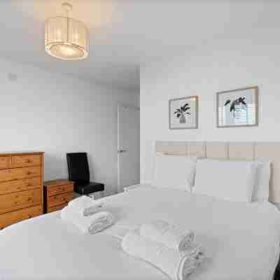Brighton Getaway - Modern Apartment With Balcony Rooms