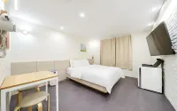 Hotel Azure