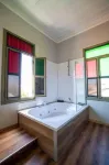 Latibule Macaron Guest House - Hot Tub