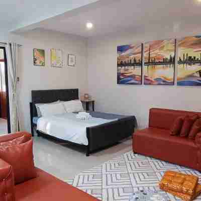 Stay at Diez R3, Private Kitchen near SLEX, City View Rooms