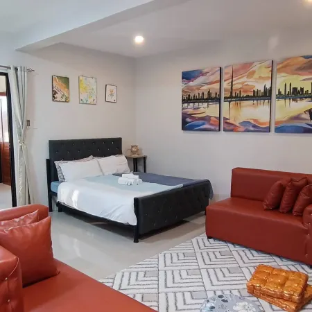 Stay at Diez R4, Deluxe Queen room and Mountain View