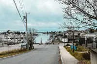 Water Access 5-Bed 2-Bath Retreat - 3-Star