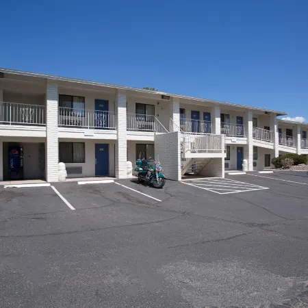 Motel 6 Kingman, AZ - Route 66 West Отели в г. Кингман