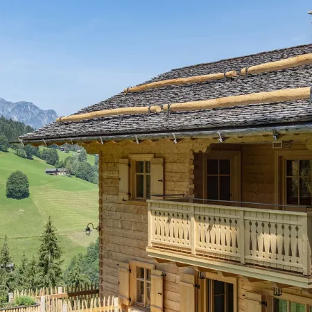 Luxury Detached Panoramic Mountain Home