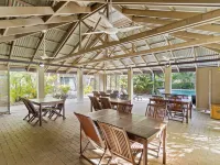 Trinity Beach Club Holiday Apartments Hotels in Trinity Beach