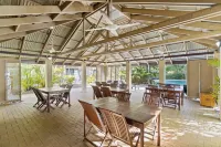 Trinity Beach Club Holiday Apartments