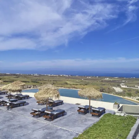 Danae Suites Santorini Отели рядом с достопримечательностью «Пляж мыса Колумбо»