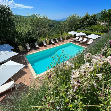 Serene Tuscan Retreat with Breathtaking Views