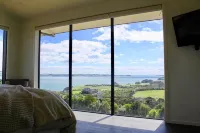Waiheke Island Motel - Sea View